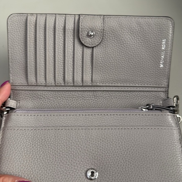 Michael Kors Gray Pebbled Leather Crossbody Wallet On Chain - Picture 2 of 11